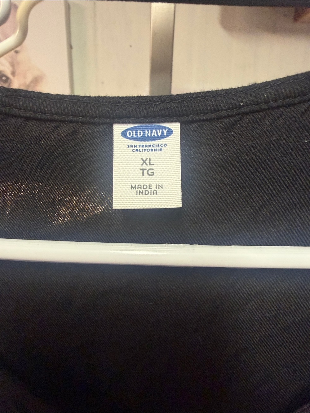Old Navy black and white top - Picture 2 of 4